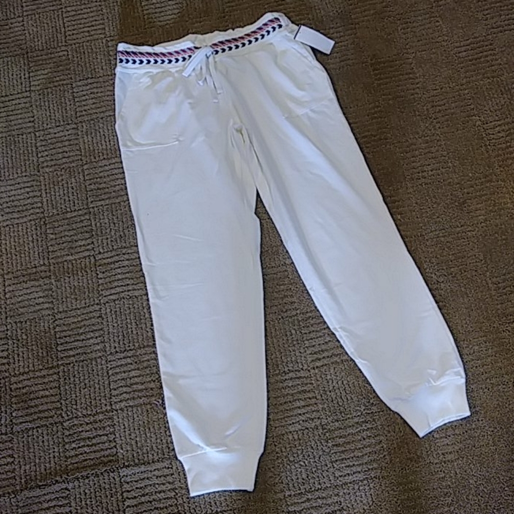 NWT Derek Heart embroidered top sweatpants